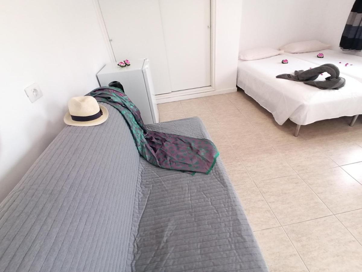 Small Studio, 50 M Front Of The Ocean & Free Wifi Playa Feñabe Bagian luar foto