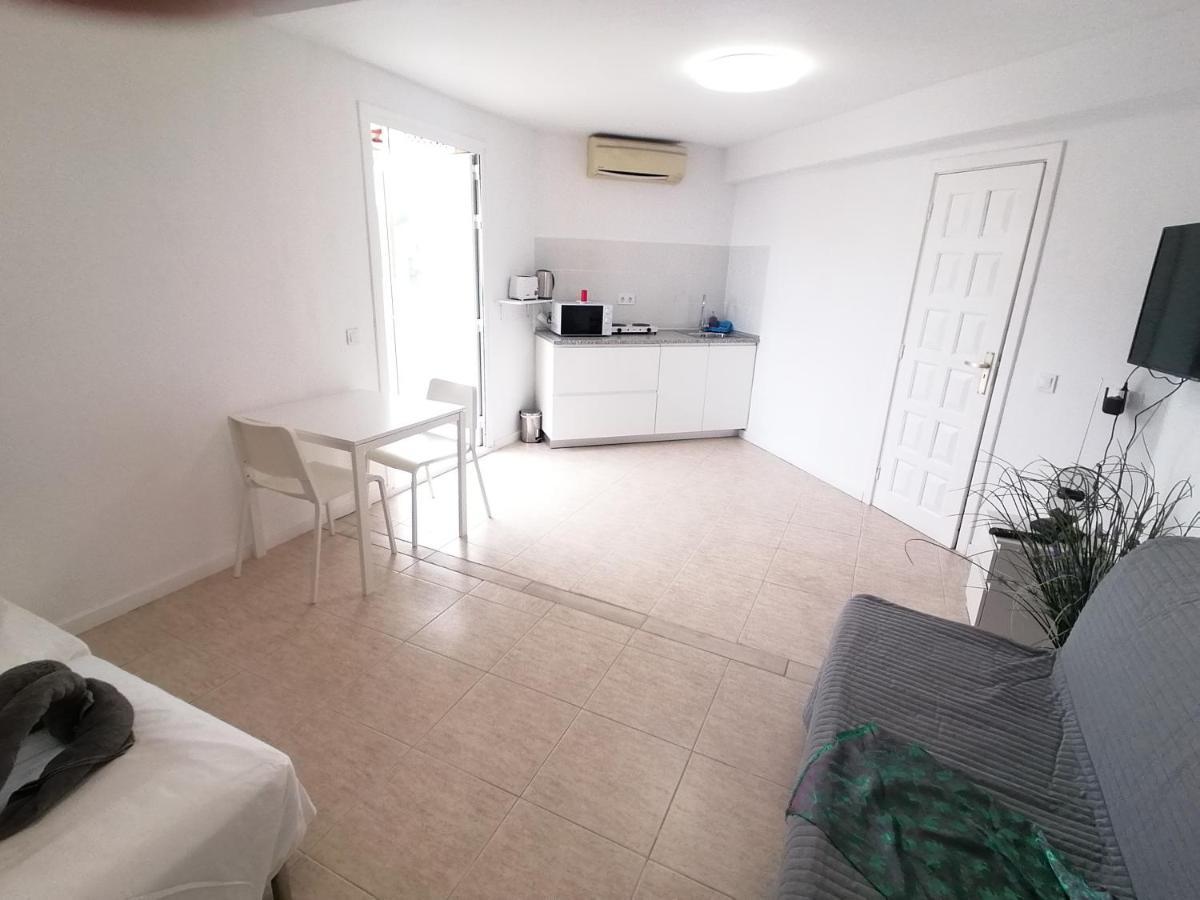 Small Studio, 50 M Front Of The Ocean & Free Wifi Playa Feñabe Bagian luar foto